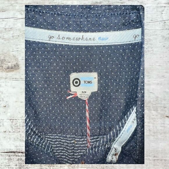 NWT Toms x Target 1/2 Button Up Long Sleeve Shirt Size Small - Picture 3 of 8